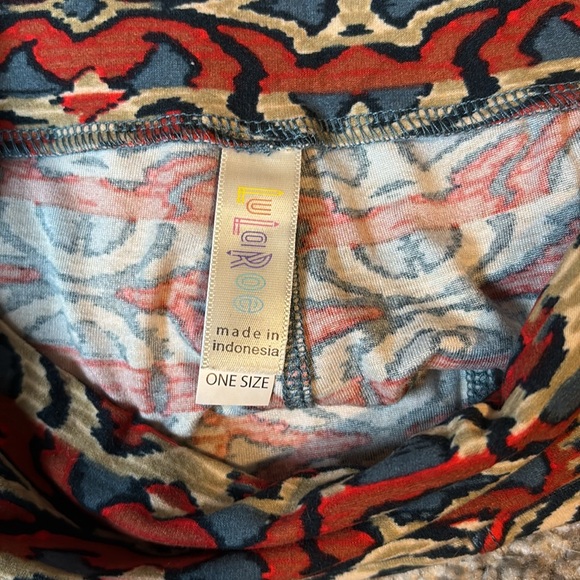 LulaRoe leggings 
one size 
never worn 
Multi Colored - Picture 3 of 3